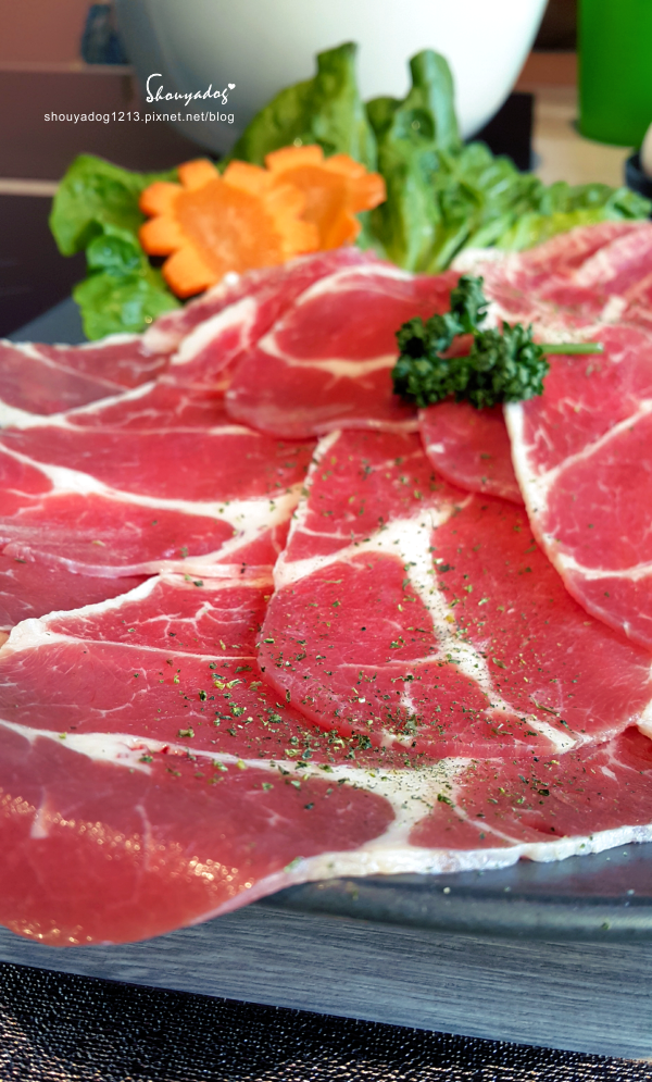 MI'S SERIES 覓精緻鍋物(新莊店)：【鴛鴦鍋】超大鮮甜肉片在這裡 MI'S SERIES 覓精緻鍋物-新莊店