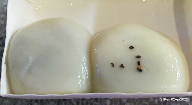 (新竹都城隍廟美食)「周家燒麻糬 」(Mochi with peanuts and sesame fillings), Hsinchu city, Apr 2, 2023, SJKen