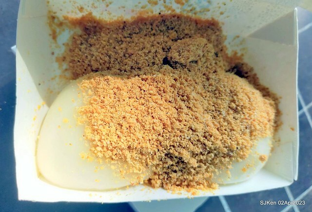 (新竹都城隍廟美食)「周家燒麻糬 」(Mochi with peanuts and sesame fillings), Hsinchu city, Apr 2, 2023, SJKen
