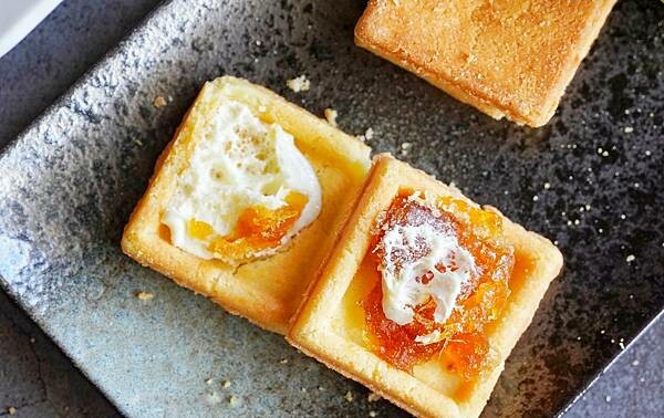 LINE_ALBUM_FALE 法樂金色年華C款_221119_1.jpg