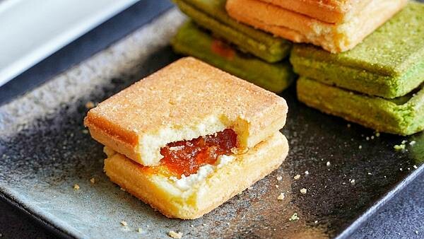 LINE_ALBUM_FALE 法樂金色年華C款_221119_2.jpg