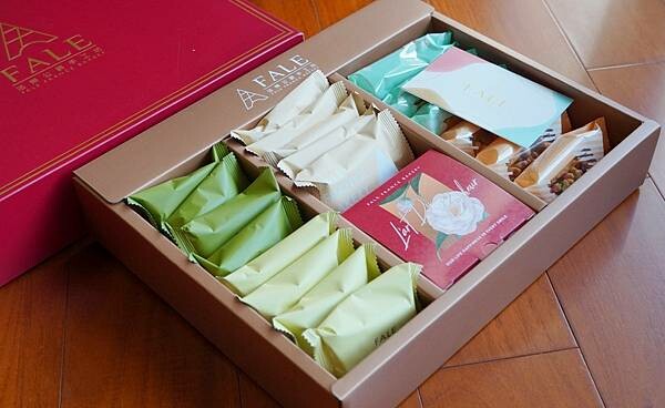 LINE_ALBUM_FALE 法樂金色年華C款_221119_21.jpg