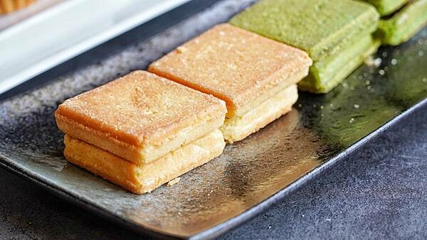 LINE_ALBUM_FALE 法樂金色年華C款_221119_4.jpg