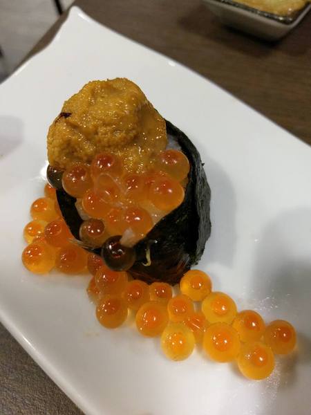 京丸水產 居酒屋：京丸水產 居酒屋-全台第一家24HR營業的居酒屋  新鮮海產活跳跳  日式的裝潢好吸引人