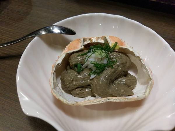 京丸水產 居酒屋：京丸水產 居酒屋-全台第一家24HR營業的居酒屋  新鮮海產活跳跳  日式的裝潢好吸引人