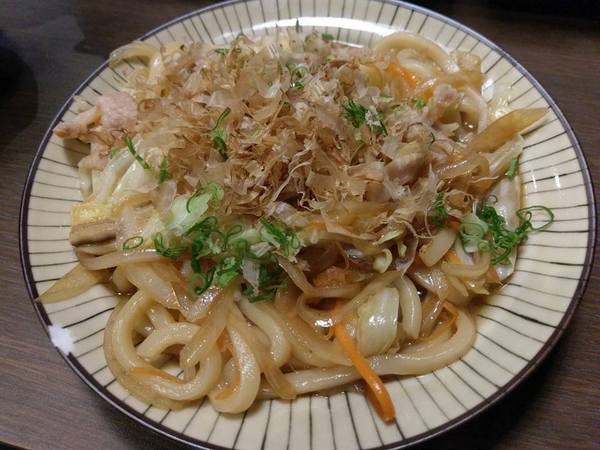 京丸水產 居酒屋：京丸水產 居酒屋-全台第一家24HR營業的居酒屋  新鮮海產活跳跳  日式的裝潢好吸引人