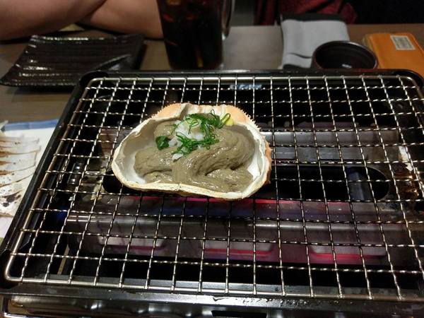 京丸水產 居酒屋：京丸水產 居酒屋-全台第一家24HR營業的居酒屋  新鮮海產活跳跳  日式的裝潢好吸引人