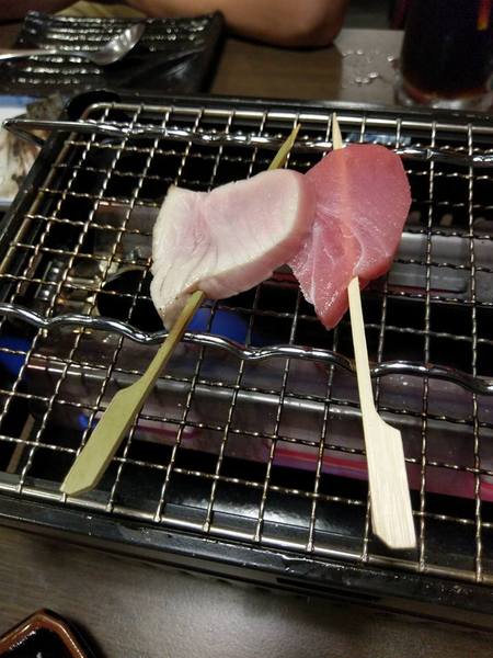 京丸水產 居酒屋：京丸水產 居酒屋-全台第一家24HR營業的居酒屋  新鮮海產活跳跳  日式的裝潢好吸引人