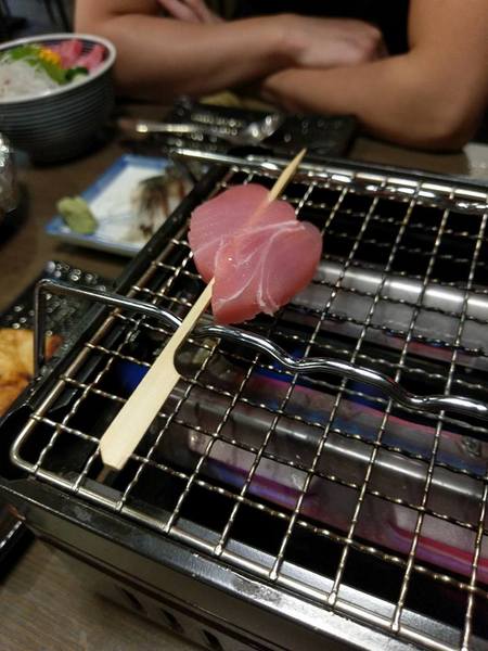 京丸水產 居酒屋：京丸水產 居酒屋-全台第一家24HR營業的居酒屋  新鮮海產活跳跳  日式的裝潢好吸引人