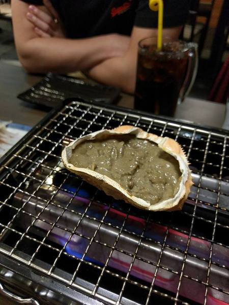 京丸水產 居酒屋：京丸水產 居酒屋-全台第一家24HR營業的居酒屋  新鮮海產活跳跳  日式的裝潢好吸引人