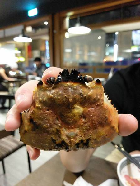 京丸水產 居酒屋：京丸水產 居酒屋-全台第一家24HR營業的居酒屋  新鮮海產活跳跳  日式的裝潢好吸引人