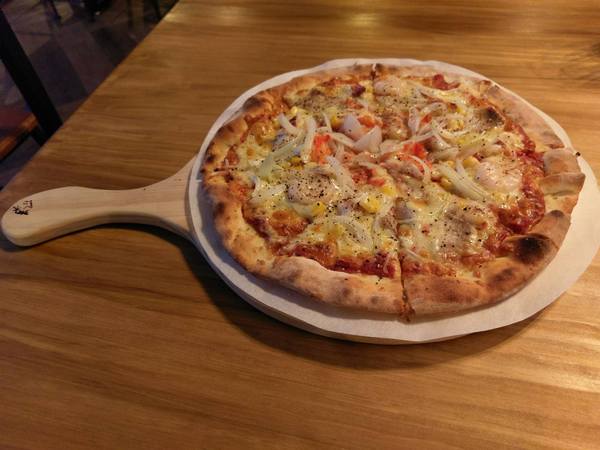 薩克森 比利時餐酒館 Sachsen Beer Bar：薩克森 比利時餐酒館 Sachsen Beer Bar-逢甲青海路上餐酒館 酒類品項重多 餐點選擇也不少 是三五好友聚餐的好選擇