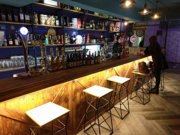 薩克森 比利時餐酒館 Sachsen Beer Bar：薩克森 比利時餐酒館 Sachsen Beer Bar-逢甲青海路上餐酒館 酒類品項重多 餐點選擇也不少 是三五好友聚餐的好選擇