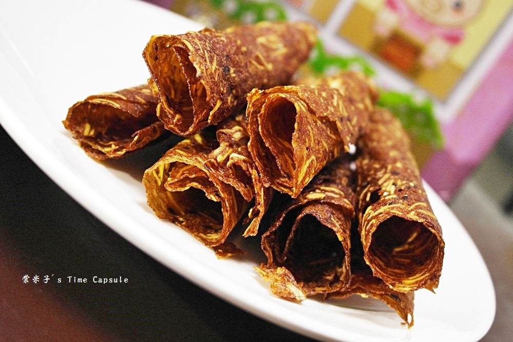 [宅配]明成軒　蛋捲型黑胡椒杏仁豬肉薄片－蛋捲造型更容易入口！愈吃愈涮嘴！