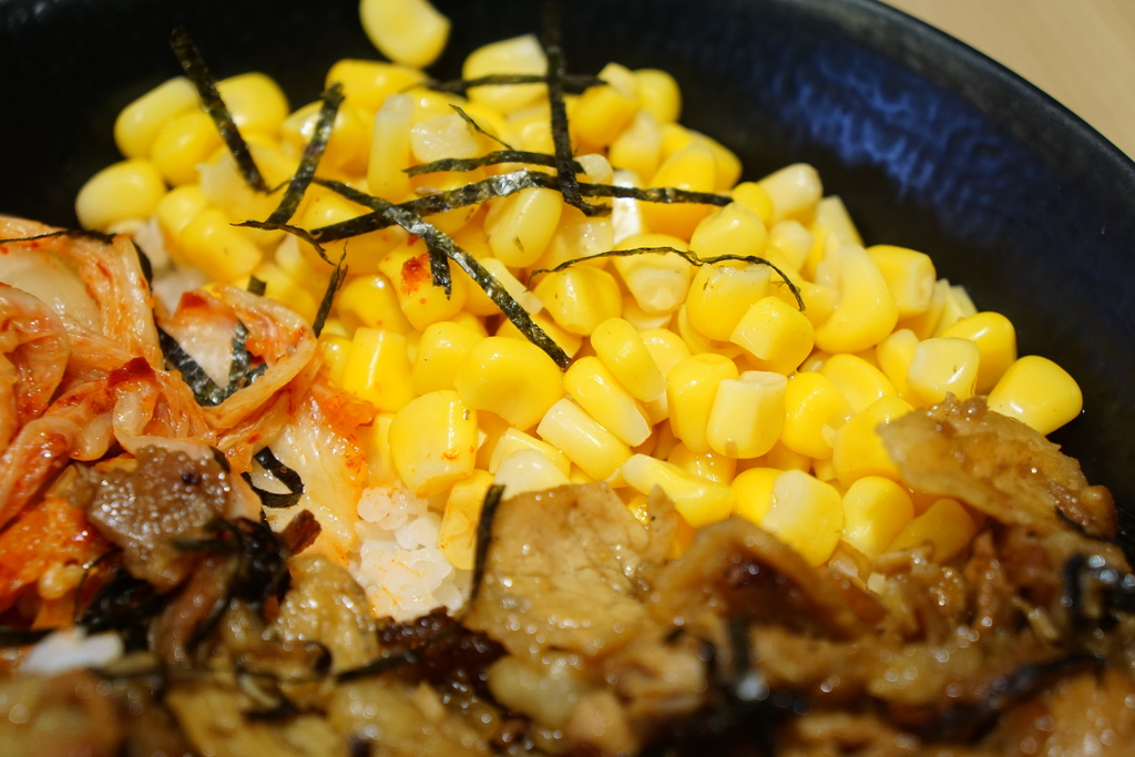 招牌碳烤牛豬雙拼