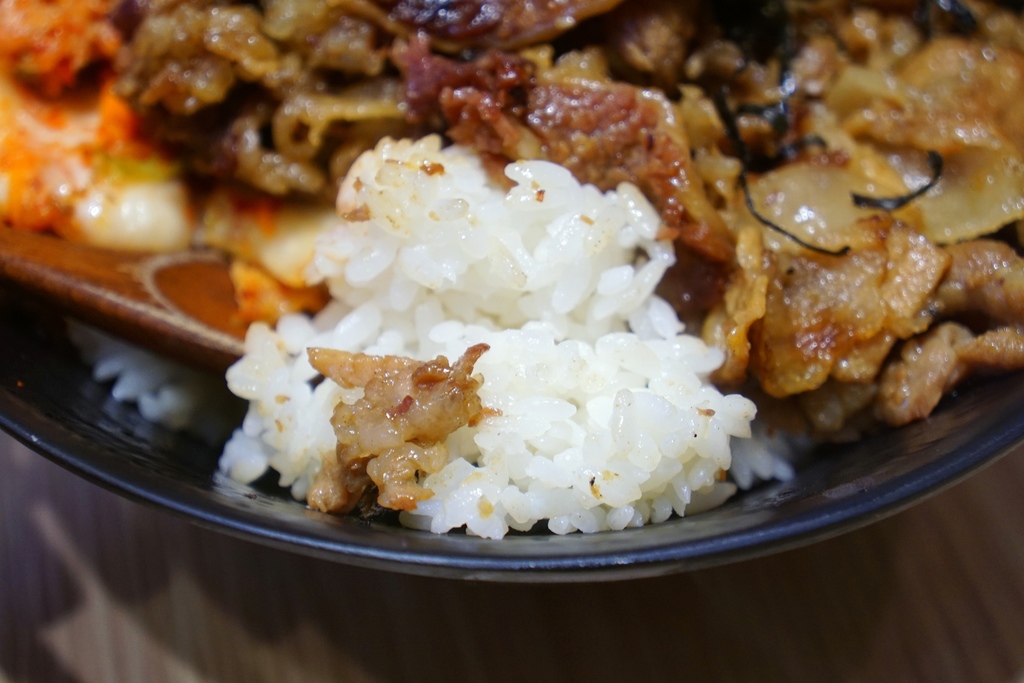 招牌碳烤牛豬雙拼