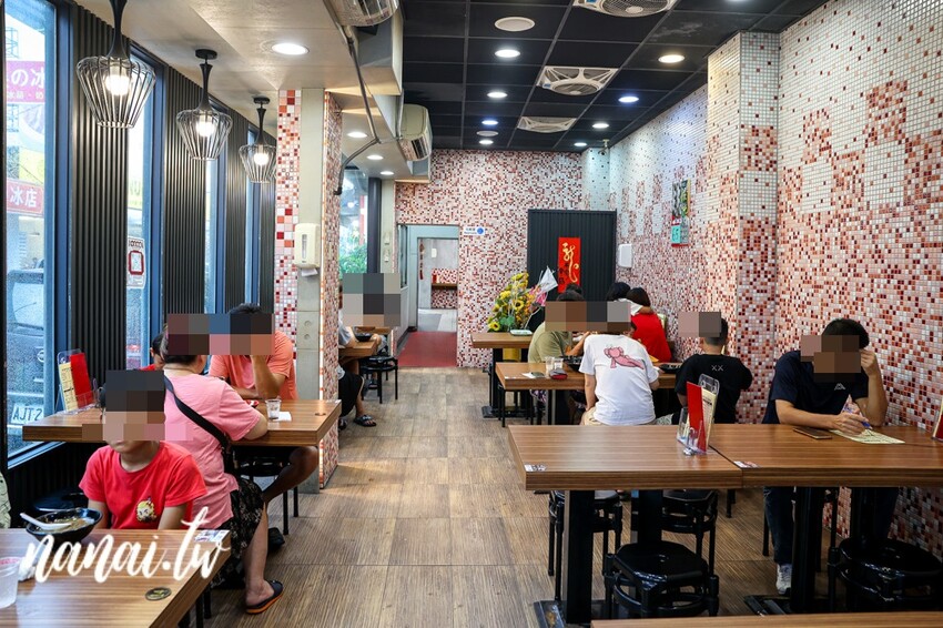 溪湖在地25年老店！就是這碗內行必點餛飩尬意麵、香酥臭豆腐，更佛是免費可樂喝到爽、內用也有冷氣吹，林家南投意麵