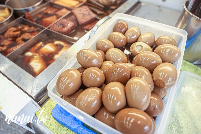 溪湖在地25年老店！就是這碗內行必點餛飩尬意麵、香酥臭豆腐，更佛是免費可樂喝到爽、內用也有冷氣吹，林家南投意麵