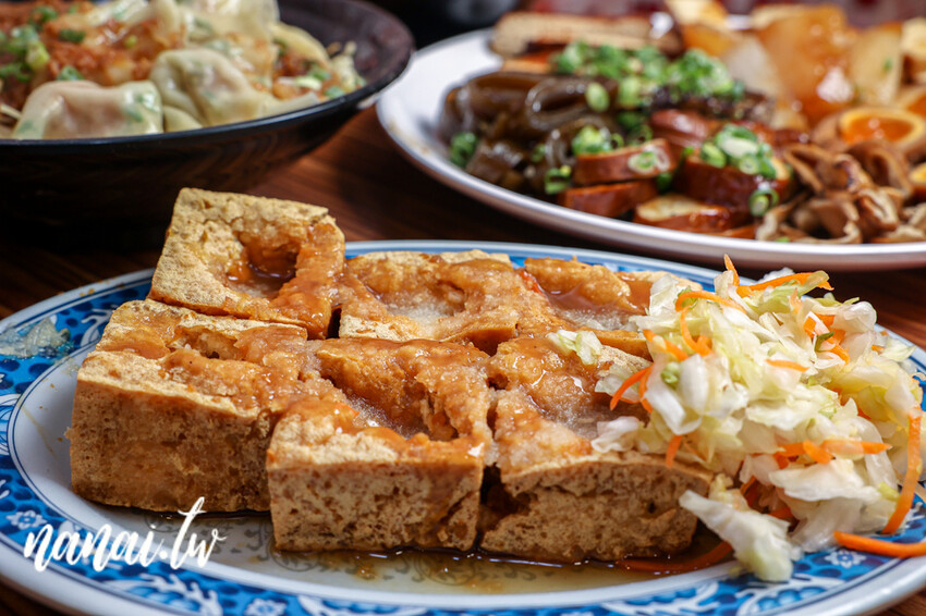 溪湖在地25年老店！就是這碗內行必點餛飩尬意麵、香酥臭豆腐，更佛是免費可樂喝到爽、內用也有冷氣吹，林家南投意麵