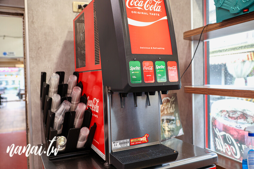 溪湖在地25年老店！就是這碗內行必點餛飩尬意麵、香酥臭豆腐，更佛是免費可樂喝到爽、內用也有冷氣吹，林家南投意麵