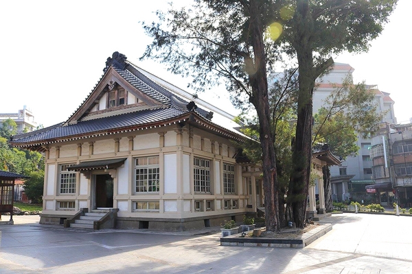 彰化武德殿：【彰化景點】彰化武德殿~日劇時代柔道與劍道的武道場/穿越時代劇/八卦山順遊