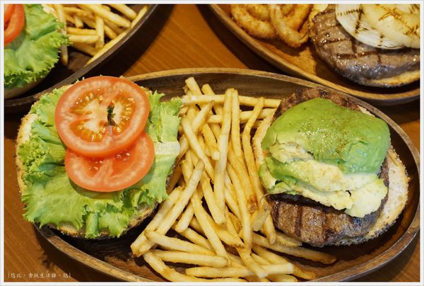 KUA-AINA-酪梨漢堡-3.JPG