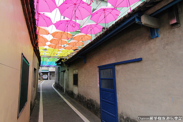 『彰化和美景點』卡里善之樹-為愛撐傘★熱門打卡秘境繽紛彩虹雨傘巷/卡里善之樹Rainbow House雨傘樹IG熱點