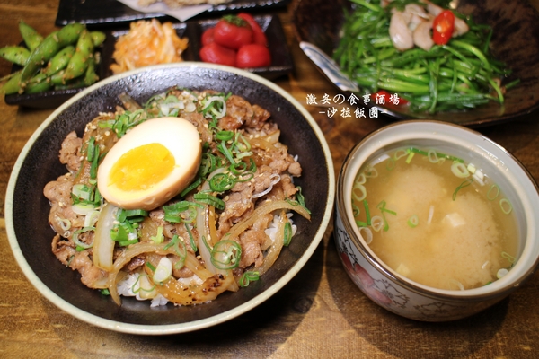 激安の食事酒場(市府二店)：信義區日式商業午餐『激安の食事酒場(市府二號店)』串燒/居酒屋/捷運市政府站