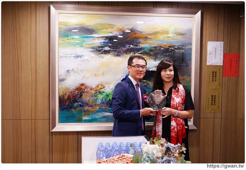 超逼真的柳川打卡牆居然藏在銀行裡？台中市區五個藝術亮點報你知，還可以免費看展覽喲~