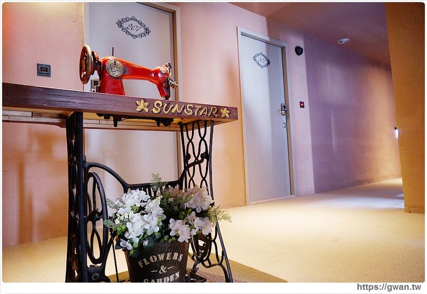 超逼真的柳川打卡牆居然藏在銀行裡？台中市區五個藝術亮點報你知，還可以免費看展覽喲~