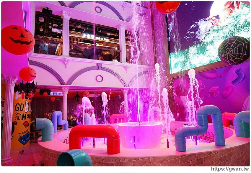 超逼真的柳川打卡牆居然藏在銀行裡？台中市區五個藝術亮點報你知，還可以免費看展覽喲~