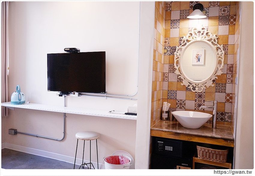 超逼真的柳川打卡牆居然藏在銀行裡？台中市區五個藝術亮點報你知，還可以免費看展覽喲~