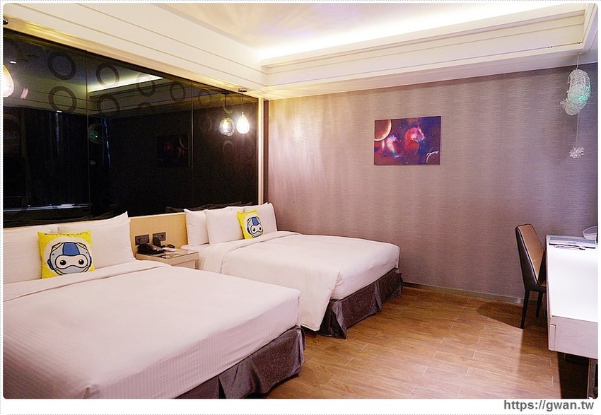 超逼真的柳川打卡牆居然藏在銀行裡？台中市區五個藝術亮點報你知，還可以免費看展覽喲~