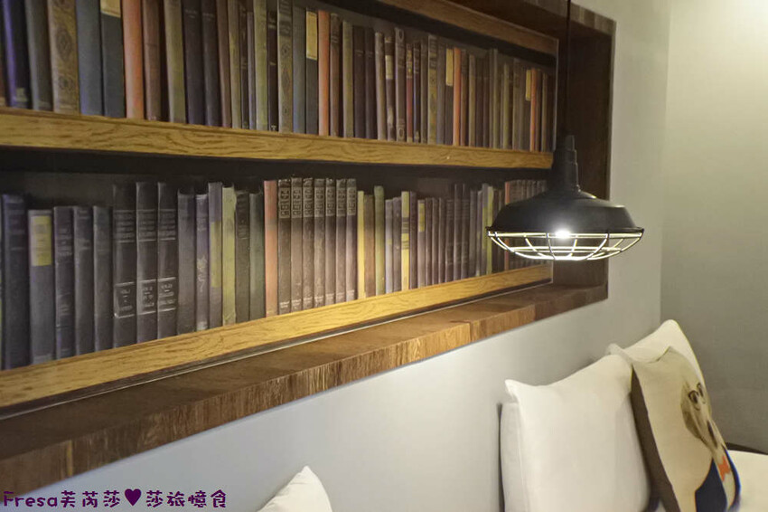 高雄飯店【帕鉑舍旅】高雄火車站斜對面／後驛商圈旁.優雅藝術的質感旅宿.房間大地點棒│家庭旅行│商務飯店