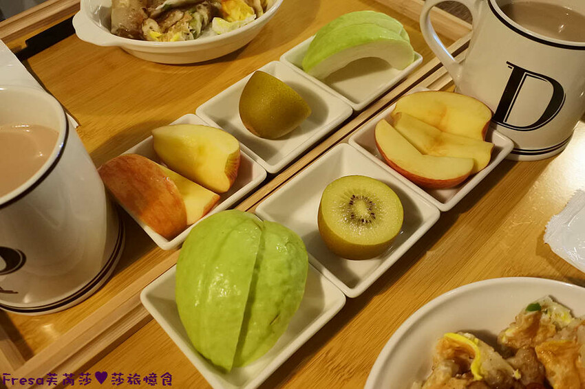 高雄飯店【帕鉑舍旅】高雄火車站斜對面／後驛商圈旁.優雅藝術的質感旅宿.房間大地點棒│家庭旅行│商務飯店