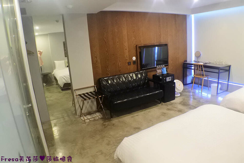 高雄飯店【帕鉑舍旅】高雄火車站斜對面／後驛商圈旁.優雅藝術的質感旅宿.房間大地點棒│家庭旅行│商務飯店