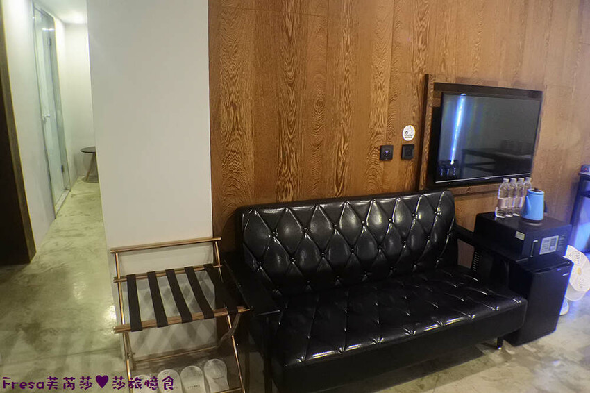 高雄飯店【帕鉑舍旅】高雄火車站斜對面／後驛商圈旁.優雅藝術的質感旅宿.房間大地點棒│家庭旅行│商務飯店