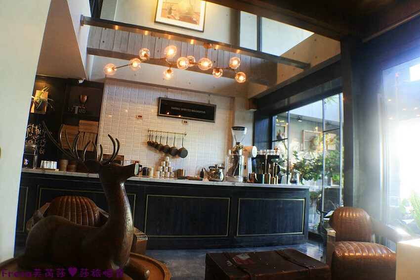 高雄飯店【帕鉑舍旅】高雄火車站斜對面／後驛商圈旁.優雅藝術的質感旅宿.房間大地點棒│家庭旅行│商務飯店