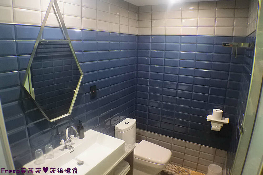 高雄飯店【帕鉑舍旅】高雄火車站斜對面／後驛商圈旁.優雅藝術的質感旅宿.房間大地點棒│家庭旅行│商務飯店