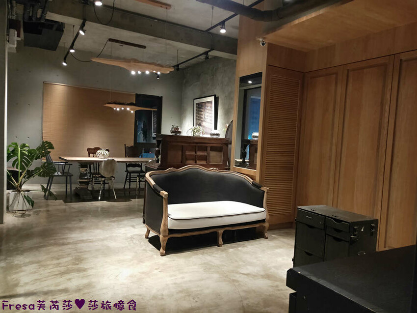 高雄飯店【帕鉑舍旅】高雄火車站斜對面／後驛商圈旁.優雅藝術的質感旅宿.房間大地點棒│家庭旅行│商務飯店