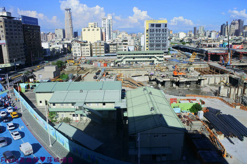 高雄飯店【帕鉑舍旅】高雄火車站斜對面／後驛商圈旁.優雅藝術的質感旅宿.房間大地點棒│家庭旅行│商務飯店