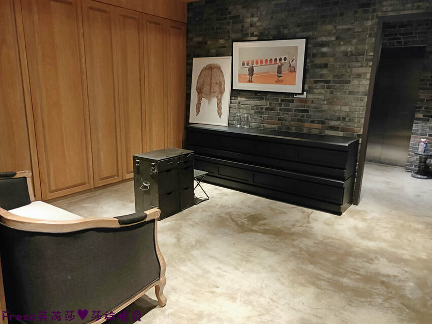 高雄飯店【帕鉑舍旅】高雄火車站斜對面／後驛商圈旁.優雅藝術的質感旅宿.房間大地點棒│家庭旅行│商務飯店