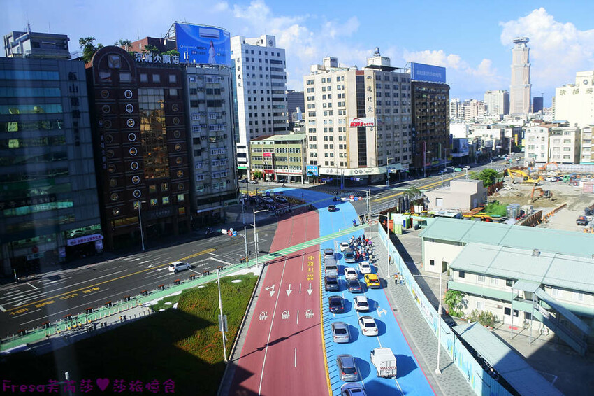 高雄飯店【帕鉑舍旅】高雄火車站斜對面／後驛商圈旁.優雅藝術的質感旅宿.房間大地點棒│家庭旅行│商務飯店