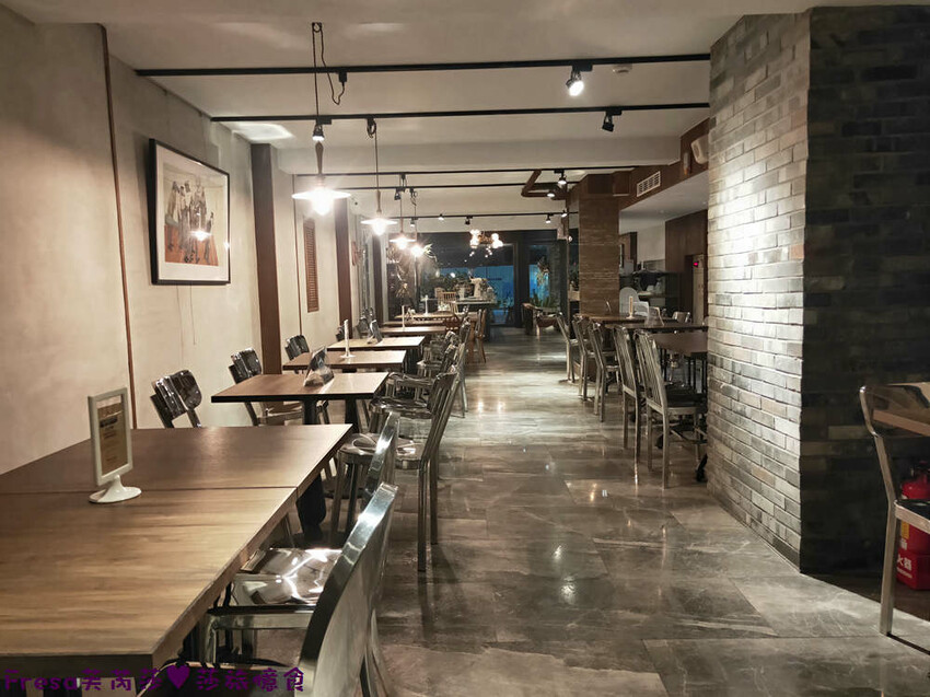 高雄飯店【帕鉑舍旅】高雄火車站斜對面／後驛商圈旁.優雅藝術的質感旅宿.房間大地點棒│家庭旅行│商務飯店