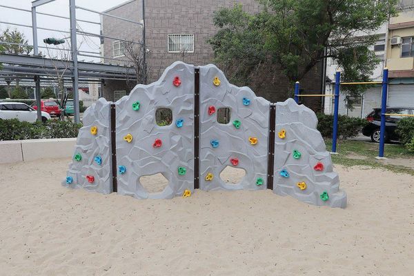 鹿港小鹿兒童公園：【彰化景點】彰化鹿港小鹿兒童公園/親子旅遊/沙坑、盪鞦韆、溜滑梯、小小攀岩、孩子的歡樂休憩遊樂區