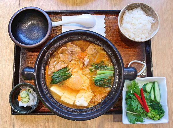 大戶屋(長春店)：❤️美食❤️【台北。中山】大戶屋 / 長春店★日式定食/醬煮澎湖青斑/韓式泡菜鍋