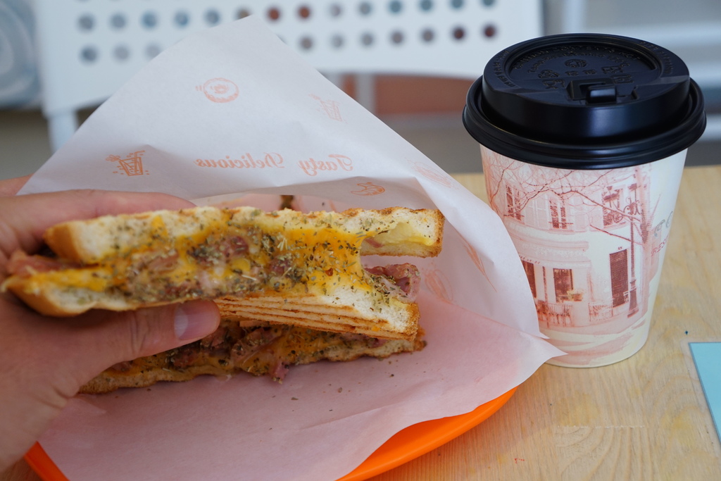 煙燻鴨腿烤乳酪三明治