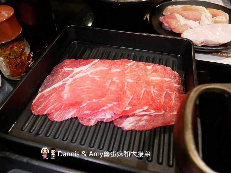 《新竹壽喜燒吃到飽餐廳》金大鋤壽喜燒(小蒙牛集團)。牛豬雞鴨蝦/蔬菜/甜品/飲料隨你點︱新竹車站附近晶品城購物廣場13樓(影片) 《新竹壽喜燒吃到飽餐廳》金大鋤壽喜燒(小蒙牛集團)。牛豬雞鴨蝦/蔬菜/甜品/飲料隨你點︱新竹車站附近晶品城購物廣場13樓(影片)