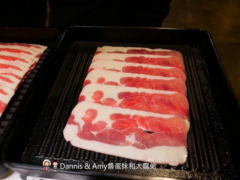 《新竹壽喜燒吃到飽餐廳》金大鋤壽喜燒(小蒙牛集團)。牛豬雞鴨蝦/蔬菜/甜品/飲料隨你點︱新竹車站附近晶品城購物廣場13樓(影片) 《新竹壽喜燒吃到飽餐廳》金大鋤壽喜燒(小蒙牛集團)。牛豬雞鴨蝦/蔬菜/甜品/飲料隨你點︱新竹車站附近晶品城購物廣場13樓(影片)