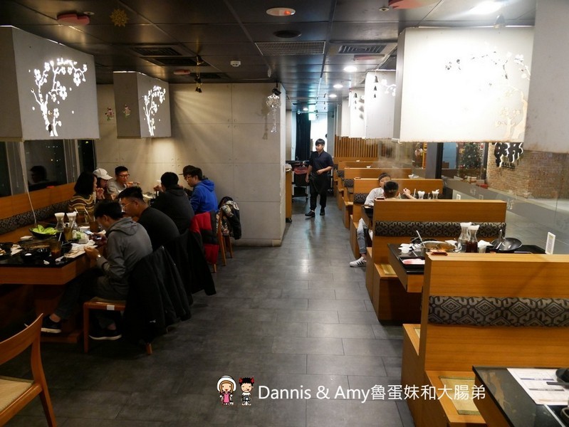 《新竹壽喜燒吃到飽餐廳》金大鋤壽喜燒(小蒙牛集團)。牛豬雞鴨蝦/蔬菜/甜品/飲料隨你點︱新竹車站附近晶品城購物廣場13樓(影片) 《新竹壽喜燒吃到飽餐廳》金大鋤壽喜燒(小蒙牛集團)。牛豬雞鴨蝦/蔬菜/甜品/飲料隨你點︱新竹車站附近晶品城購物廣場13樓(影片)